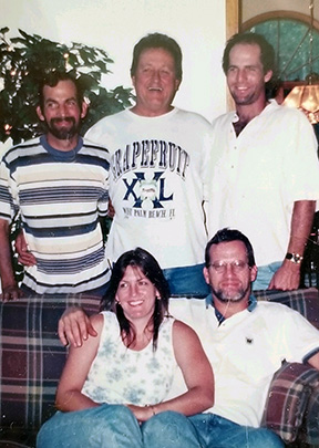 Les Marcotte Jr. and children