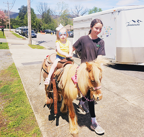 Spring Fling draws crowds despite morning rain | Cherokee Scout, Murphy ...