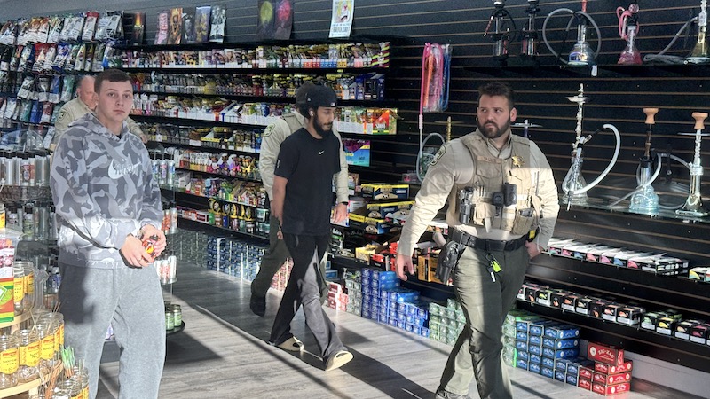 elfbar nachfüll pod läuft aus AAA Smoke Shop: Premium Smoking Essentials, Vaping Solutions, & Specialty  Products in Laurel Springs, NJ