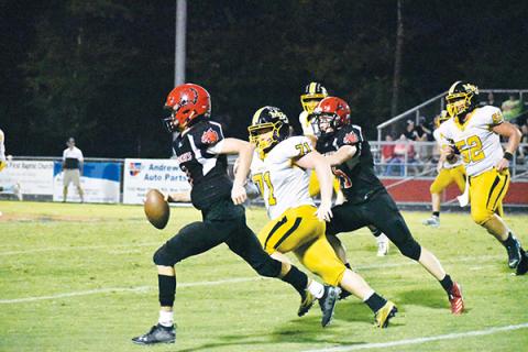 Andrews’ Tucker Holloway takes off a long run that ended at Murphy’s 1-yard line Friday night. Photo by Noah Shatzer