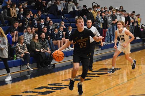 Justin Fitzgerald/sports@cherokeescout.com Murphy sophomore Zack Skogen squares up for a jump shot during the Bulldogs’ 88-73 loss to Enka on Jan. 14.