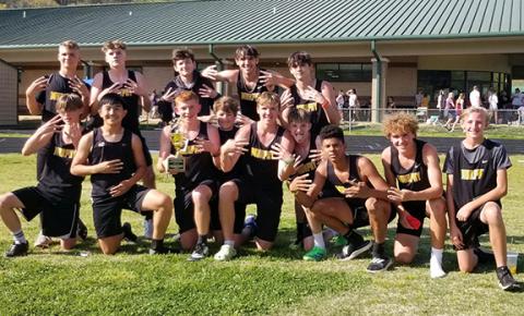 Robert Payne/Contributing Photographer Murphy Middle School won the boys track and field championship on April 25. Front row (from left) are Mason Ray, Jerry Bui, Andrew White, Kyle Luke, Aaron Harger, Aayden Williams, Cameron Clem, Ryan Payne and Colton Morgan. Back row (from left) are David Rochester, Landan Ennis, Connor Arrowood, Cale Harger and Joey Gibby.