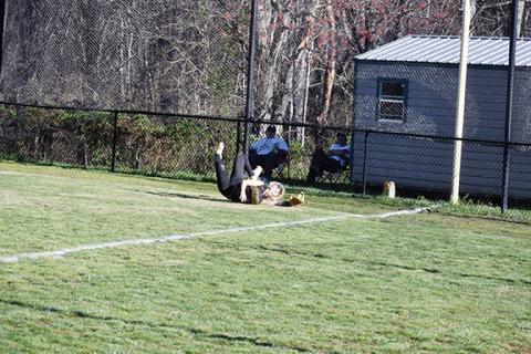 Justin Fitzgerald/sports@cherokeescout.com Murphy’s Taryn Morrow went all-out to make this catch during the Lady Bulldogs’ 17-3 win over Cherokee on Friday.
