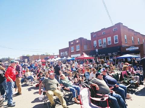 Nicole Wright/ Staff Correspondent Crowds filled a closed-off Tennessee Street downtown for Saturday’s second annual Murphy Music & Brews. A total of 11 breweries and wineries, food trucks and four musical acts were on hand to benefit Shepherd’s Men, a nonprofit that helps  military veterans in need.  Story, page 8A. On a Positive Note, page 4A.