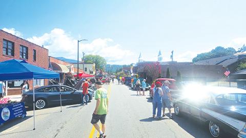 Photos by Nicole Wright/Staff Correspondent Crowds gathered in downtown Andrews on Aug. 10 for the fifth annual Andrews VFW Post 7620 Hot Summer Nights car show. A variety of vintage and new model vehicles were on display for the annual fundraiser benefitting the local post’s refurbishing projects as well as scholarship funds.
