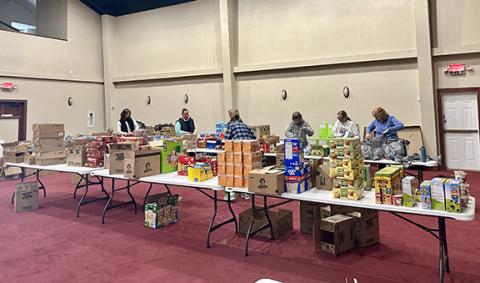 Aiden McCoy Williams/Staff Correspondent The N.C. Cooperative Extension Service, Cherokee County Chamber of Commerce, Cherokee Clay Food Alliance, Educate 4 Success and Cherokee County Schools partner to provide Student Weekend Wellness Bags to schools not aided by MANNA after disruptions. 
