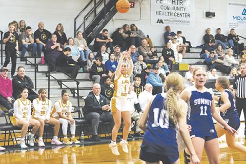 Cannon Crompton/sports@cherokeescout.com Murphy senior Cayla Geer shoots a 3-pointer against Summit Charter on Jan. 9.