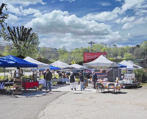 Sam Jokich/Staff Correspondent Murphy Farmers Market: It was beautiful day at the L&N Depot in Murphy on April 12, as artists and farmers kicked off the 2025 season. That afternoon, there was also a Spring Sidewalk Showcase downtown, with special items placed in front of the stores.