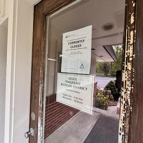 Photos by Randy Foster/editor@cherokeescout.com  The Murphy office of the U.S. Forest Service, above and below was closed Monday as part of the federal government’s shutdown.
