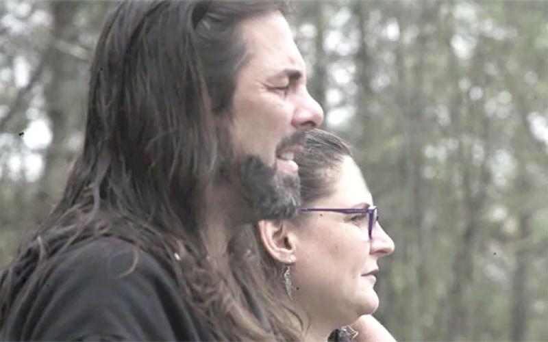 A screenshot from a televised interview shows Jason Kloepfer and Alison Mahler arriving at their Bear Paw home for the first time since a SWAT raid on the property on Dec. 13, 2022.