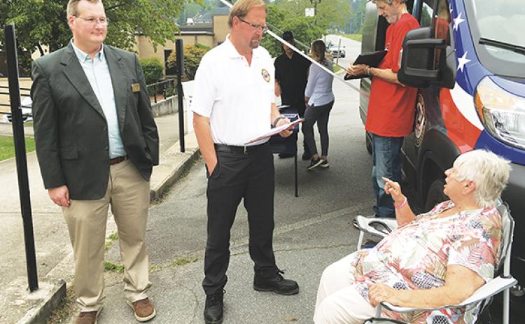 Steven Inglima/Contributing Photographer U.S. Rep. Chuck Edwards (R-N.C.) was in front of the Murphy Police Department on June 29 to meet with local residents, who asked questions about such topics as voter integrity in elections and funding of the war in Ukraine.