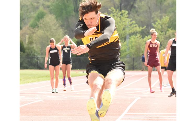 Kevin Hensley/The Graham Star Murphy’s Cale Harger gives it his all during the Smoky Mountain Conference Track & Field Championship meet on May 1 in Cherokee. He competed in the long jump and 200-meter dash during the 1A West Regional meet Saturday at Montreat College in Black Mountain.